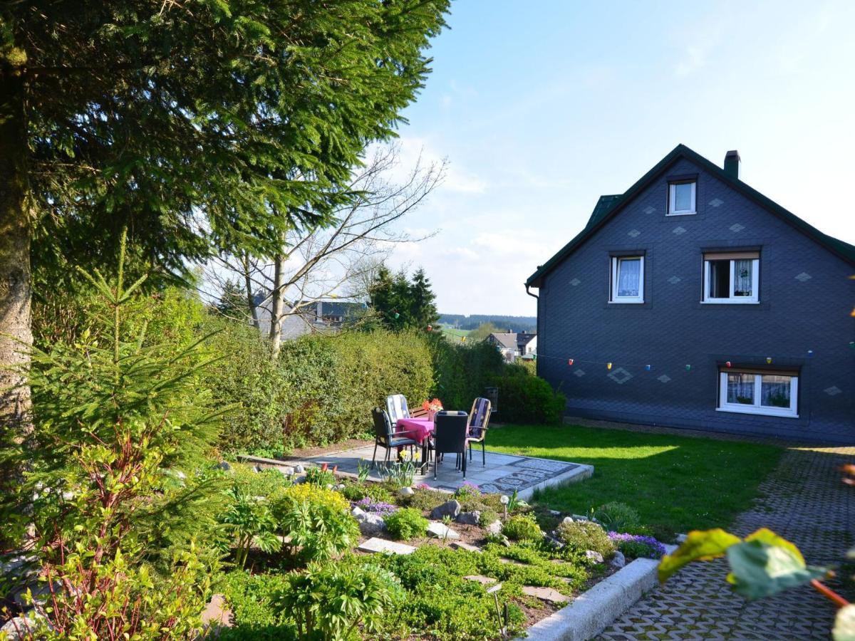 Holiday Home With Garden Neustadt am Rennsteig Pokoj fotografie