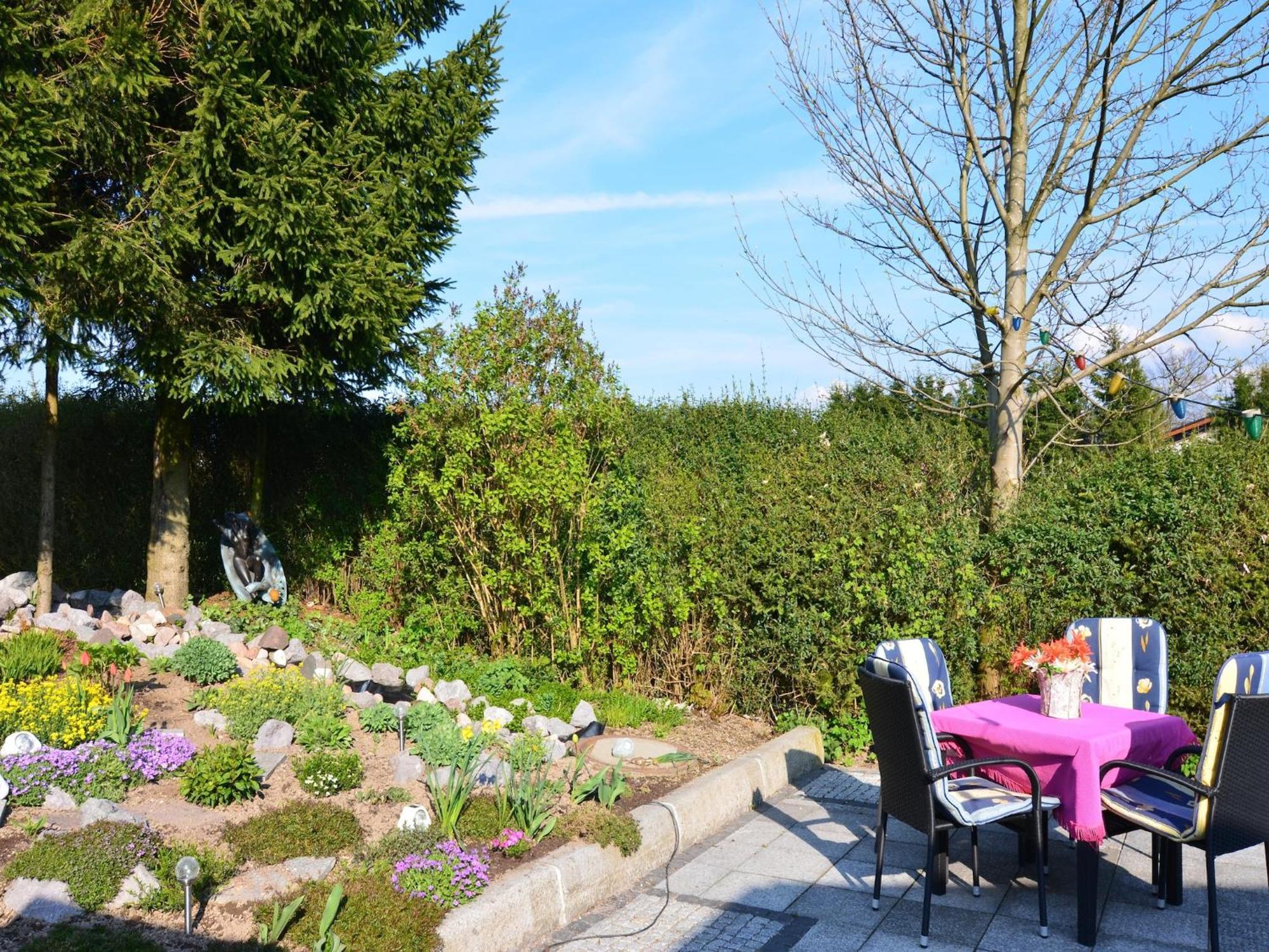 Holiday Home With Garden Neustadt am Rennsteig Exteriér fotografie