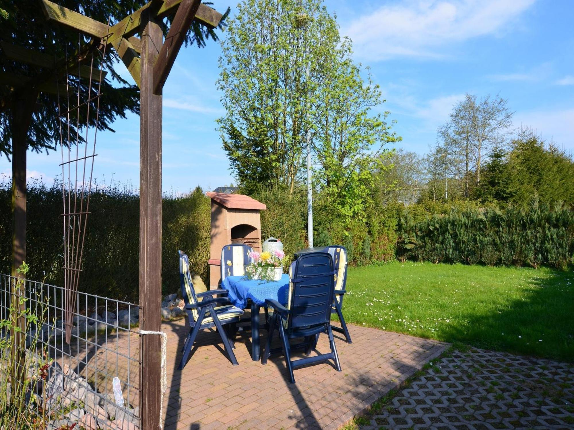 Holiday Home With Garden Neustadt am Rennsteig Exteriér fotografie
