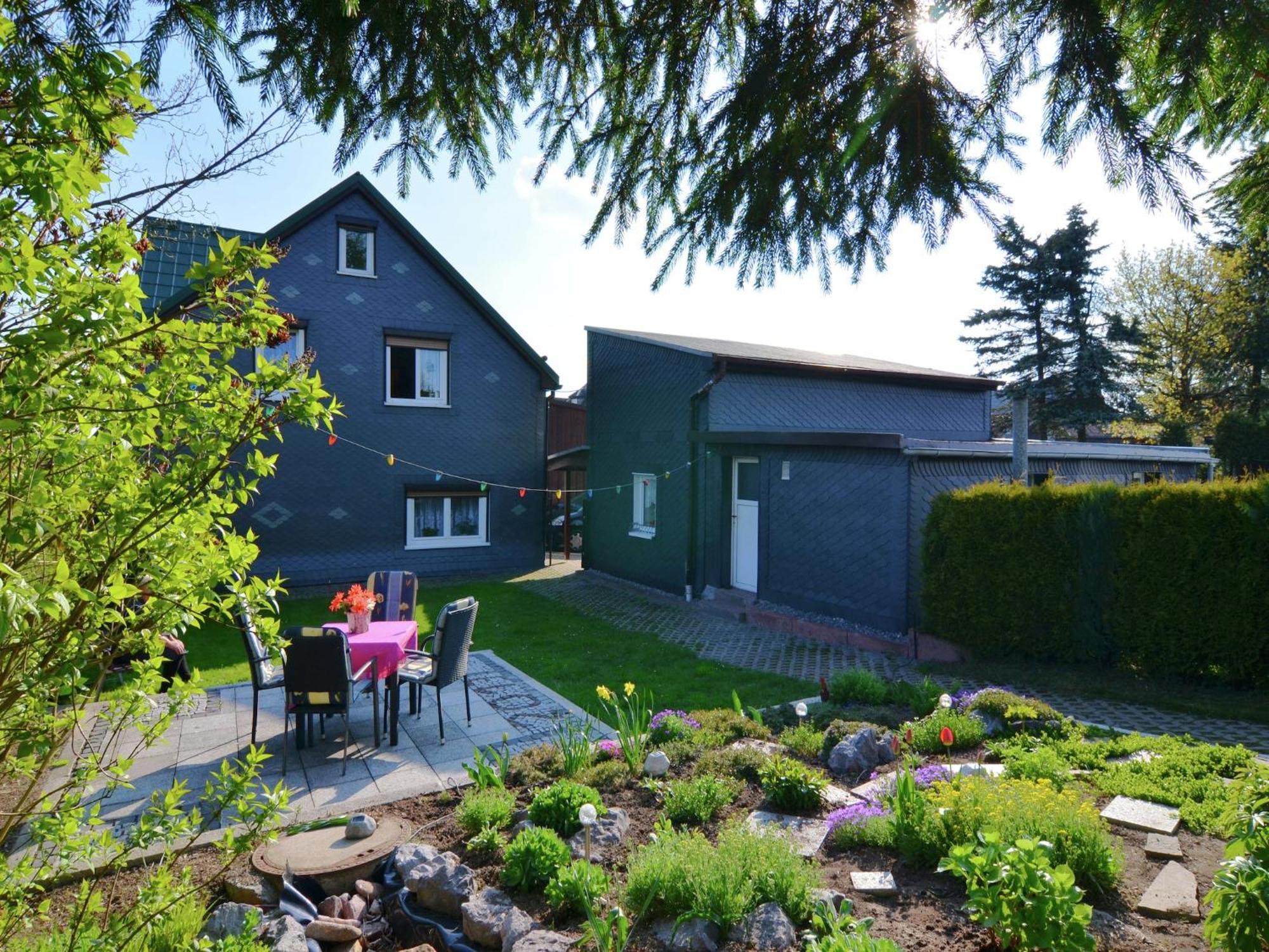 Holiday Home With Garden Neustadt am Rennsteig Exteriér fotografie