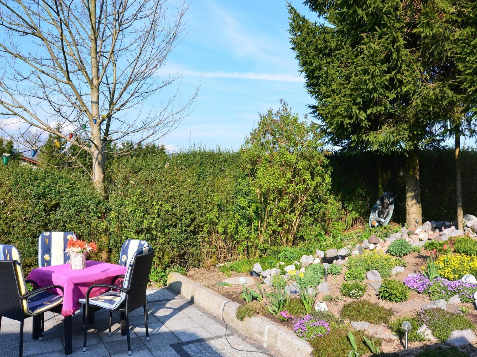 Holiday Home With Garden Neustadt am Rennsteig Exteriér fotografie