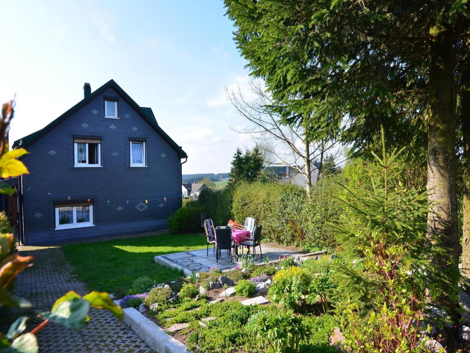 Holiday Home With Garden Neustadt am Rennsteig Exteriér fotografie